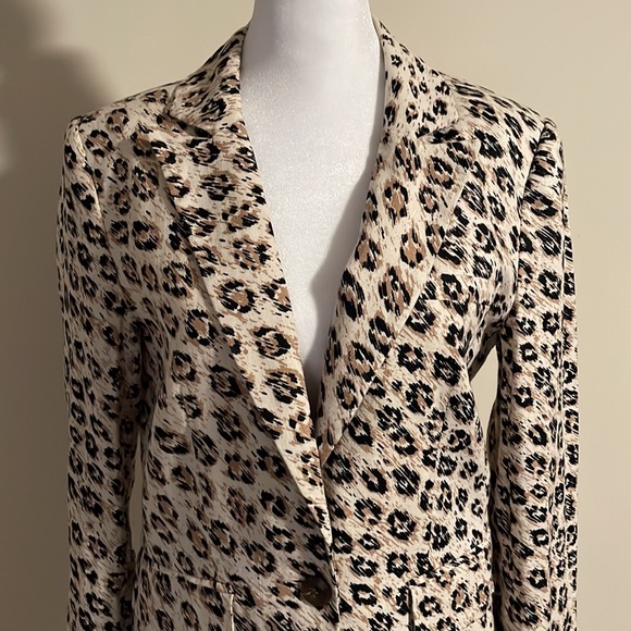 Joie Jackets & Blazers - Joie woman’s linen blazer size 4